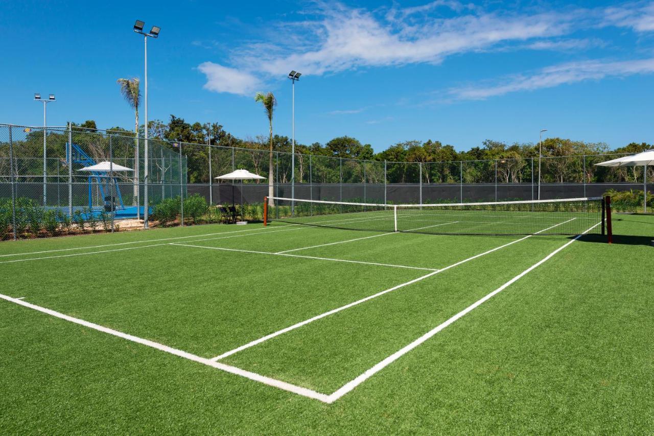 Spring Rises Ocean Eden Bay (Adults Only)酒店 外观 照片 Tennis court at the Club