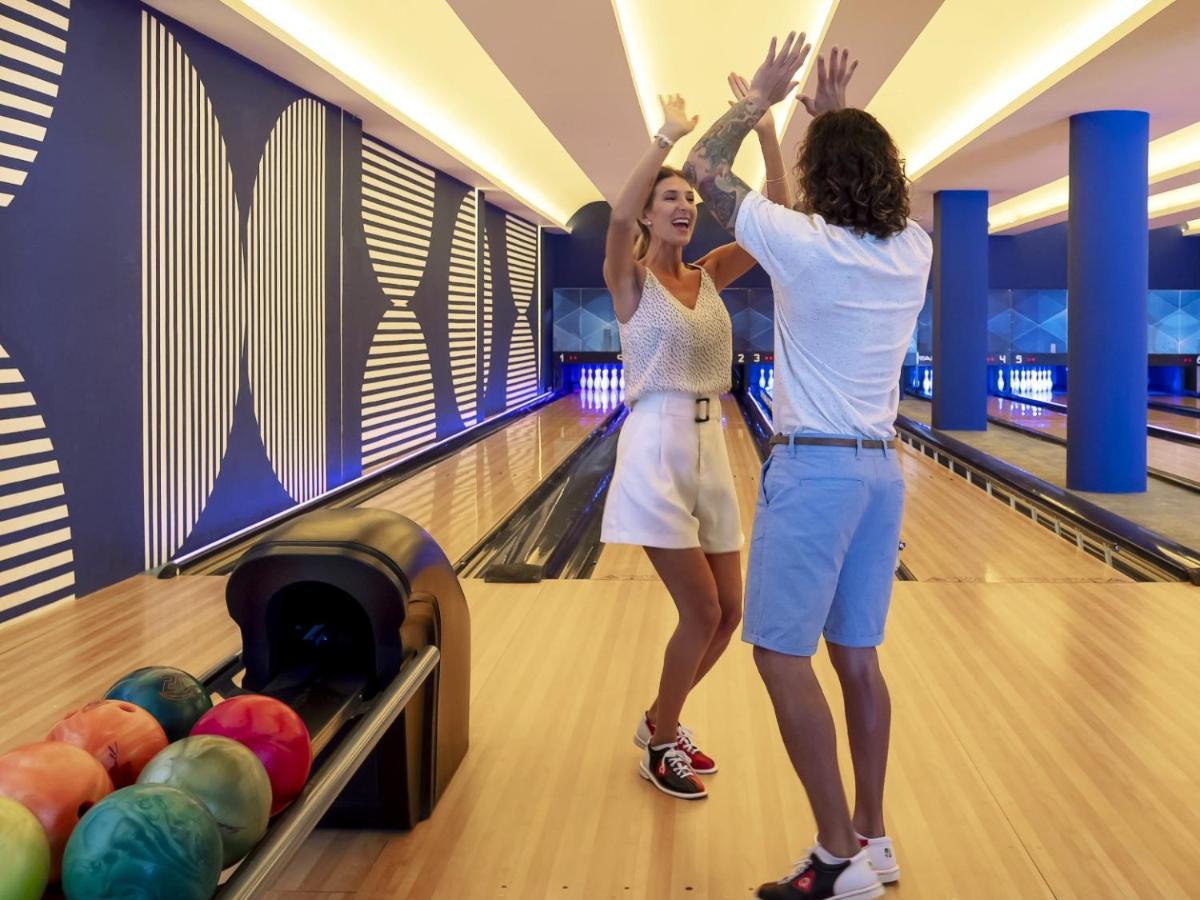 Spring Rises Ocean Eden Bay (Adults Only)酒店 外观 照片 Bowling