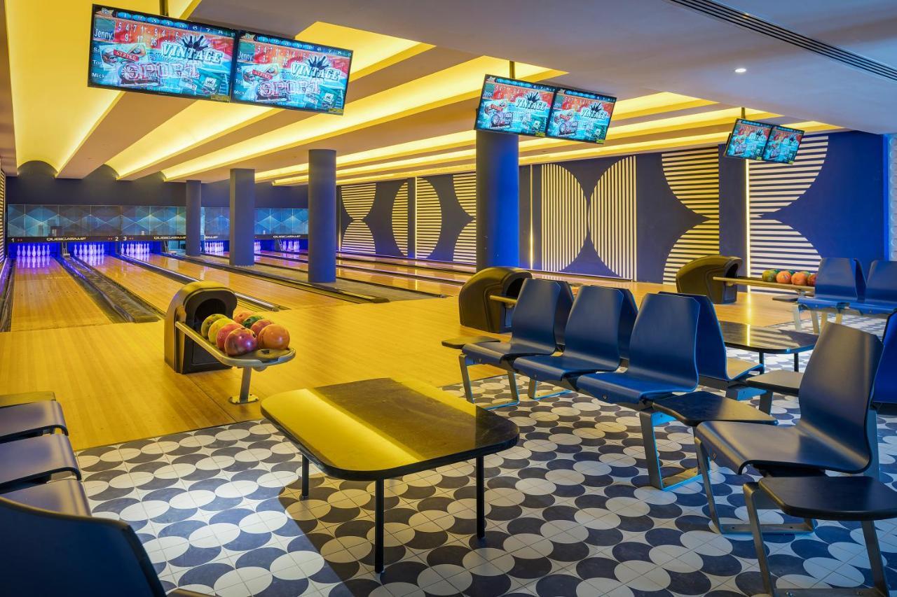 Spring Rises Ocean Eden Bay (Adults Only)酒店 外观 照片 Bowling Alley