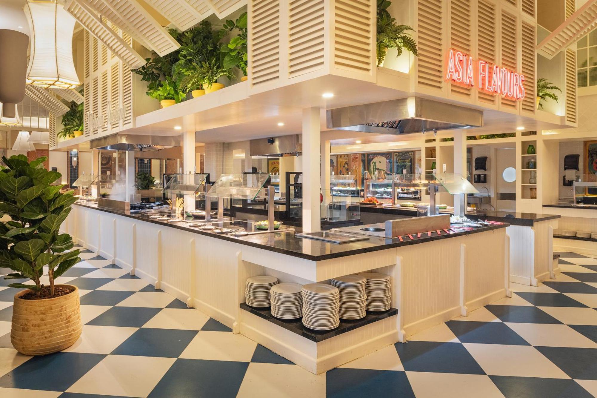 Spring Rises Ocean Eden Bay (Adults Only)酒店 外观 照片 The buffet at the restaurant